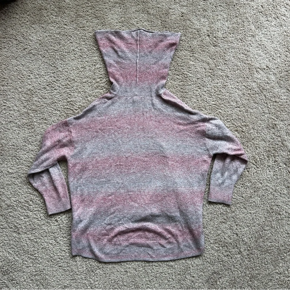 American Eagle Soft Purple Pink Oversized Dreamspun Cowl Neck Sweater Medium - Picture 5 of 9